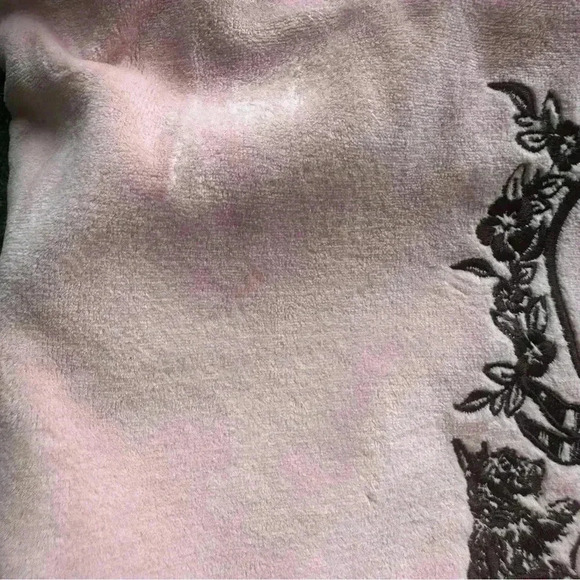 Juicy Couture - Picture 6 of 7